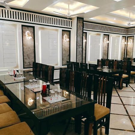 Hotel The Shree Jee Palace Mirzapur ภายนอก รูปภาพ