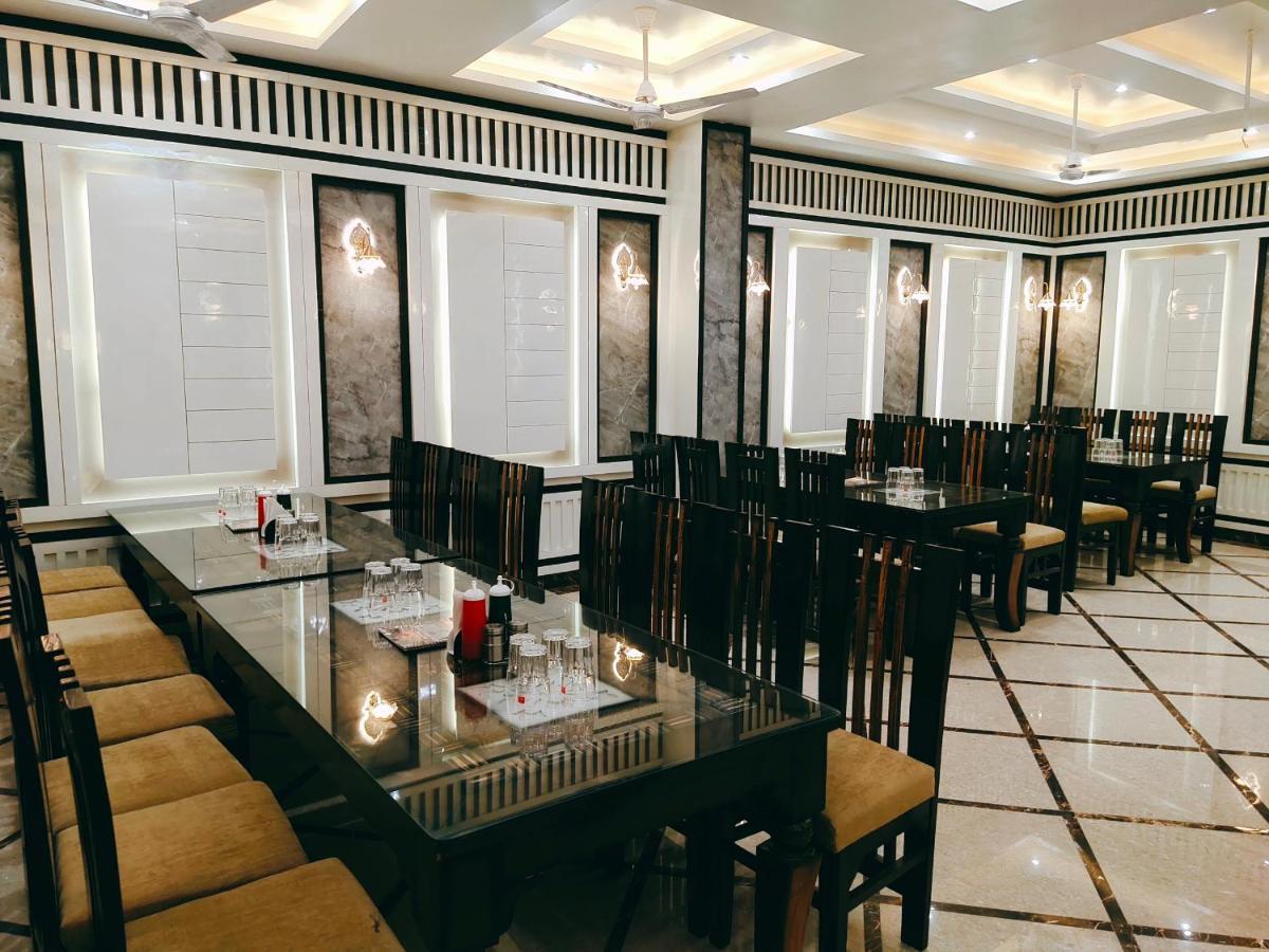 Hotel The Shree Jee Palace Mirzapur ภายนอก รูปภาพ