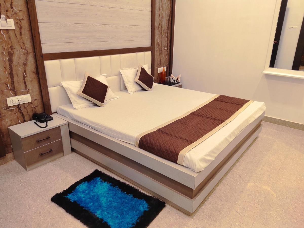 Hotel The Shree Jee Palace Mirzapur ภายนอก รูปภาพ
