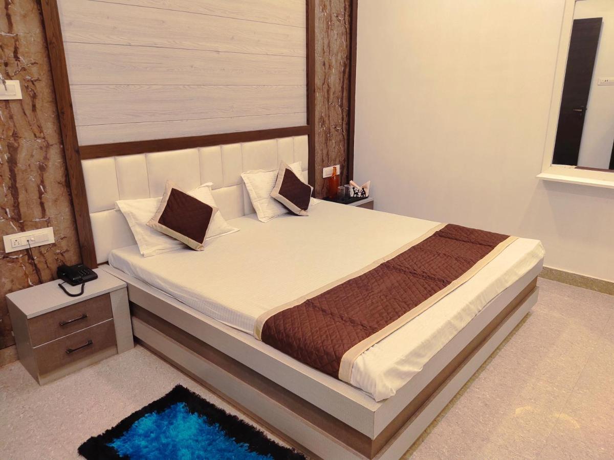 Hotel The Shree Jee Palace Mirzapur ภายนอก รูปภาพ
