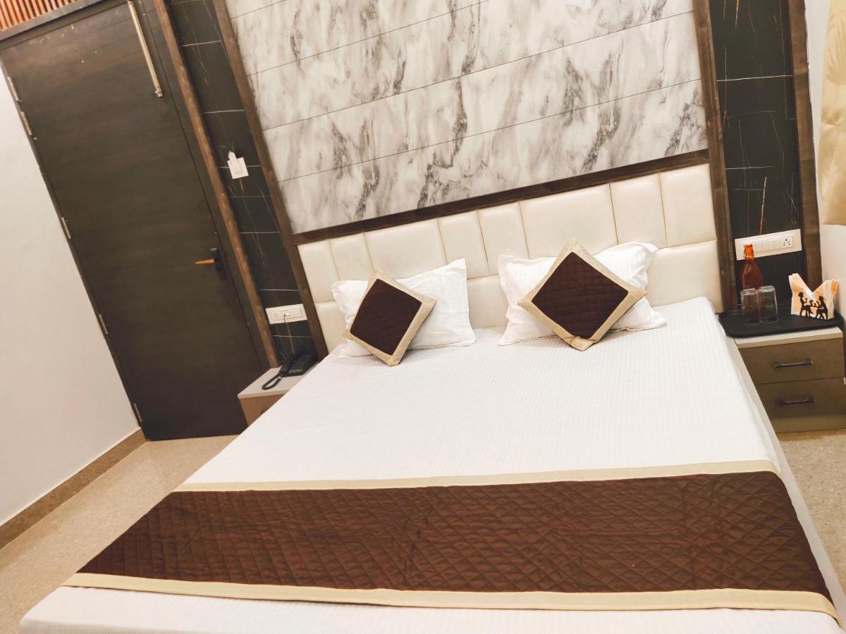 Hotel The Shree Jee Palace Mirzapur ภายนอก รูปภาพ