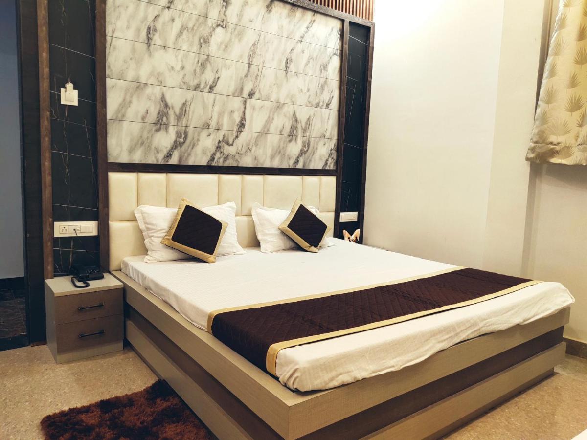 Hotel The Shree Jee Palace Mirzapur ภายนอก รูปภาพ
