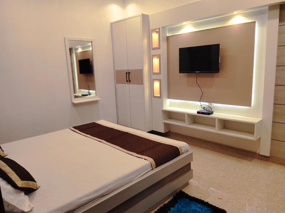 Hotel The Shree Jee Palace Mirzapur ภายนอก รูปภาพ