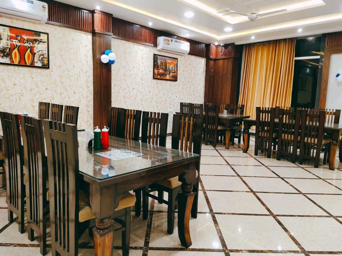 Hotel The Shree Jee Palace Mirzapur ภายนอก รูปภาพ