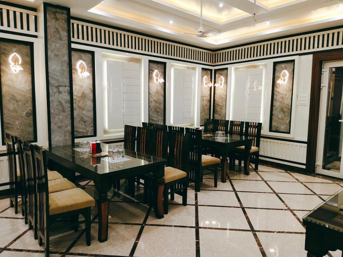 Hotel The Shree Jee Palace Mirzapur ภายนอก รูปภาพ