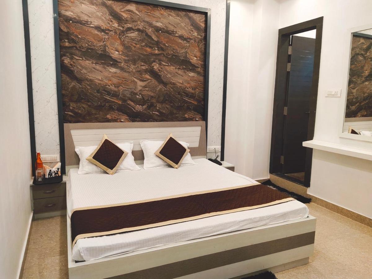 Hotel The Shree Jee Palace Mirzapur ภายนอก รูปภาพ