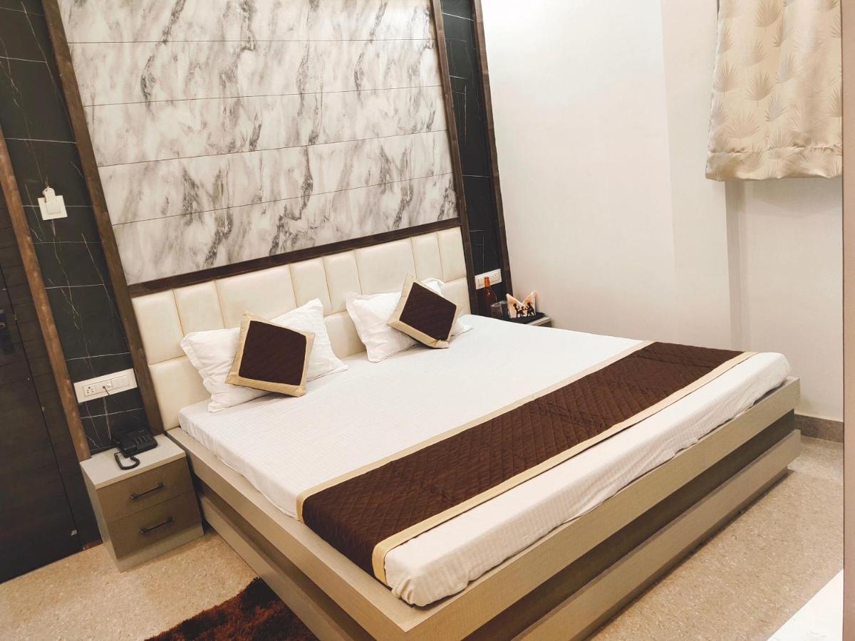 Hotel The Shree Jee Palace Mirzapur ภายนอก รูปภาพ